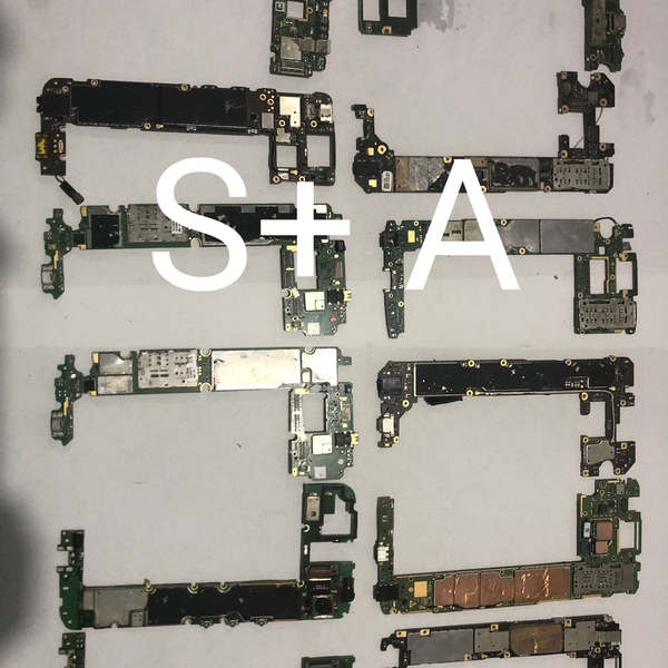 Placa de celular com componentes - eletroeletrônicos - Rio de Janeiro, RJ - B2Blue - Compra e Venda de Resíduos