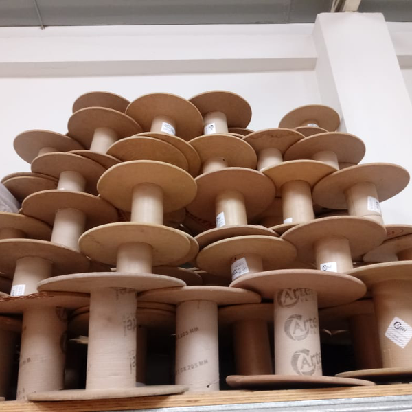 Resíduo: Carretel de madeira sem fio - B2Blue  - Compra e Venda de Resíduos