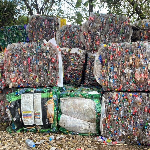 Pet - plástico - UNIAO DA VITORIA, PR - B2Blue - Compra e Venda de Resíduos