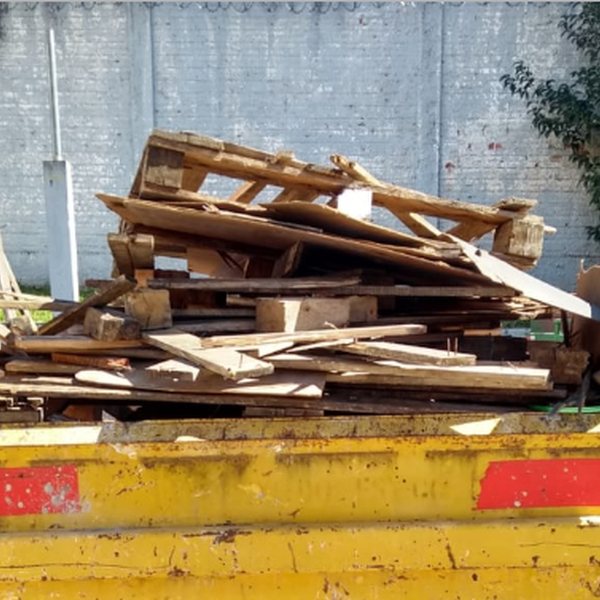 Resíduo: Madeiras de pallets - B2Blue  - Compra e Venda de Resíduos