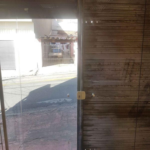 Resíduo: Vitrine de vidro - B2Blue  - Compra e Venda de Resíduos