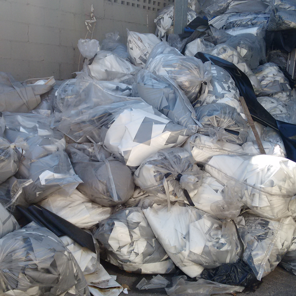 Aparas e panos de lona vinílica - plástico - Taboão Da Serra, SP - B2Blue - Compra e Venda de Resíduos