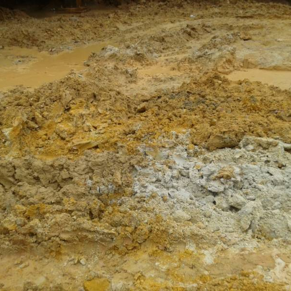 Resíduos com metáis pesados. - Químicos