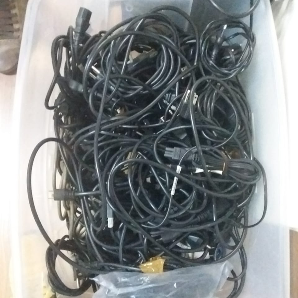 Cabo - eletroeletrônicos - São Paulo, SP - B2Blue - Compra e Venda de Resíduos