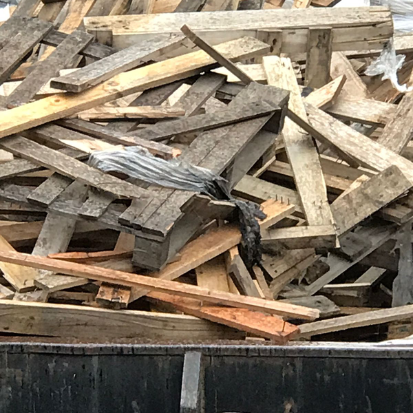 Resíduo: Madeiras de pallets - B2Blue  - Compra e Venda de Resíduos