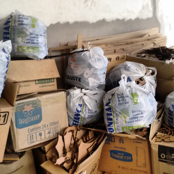Resíduo: Retalhos de mdf cru 3 e 6 mm - B2Blue  - Compra e Venda de Resíduos