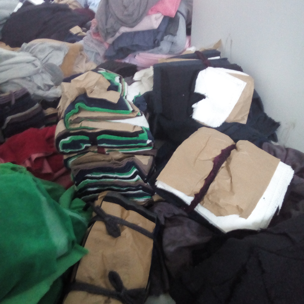 Resíduo de corte de tecido - tecido - São Paulo, SP - B2Blue - Compra e Venda de Resíduos