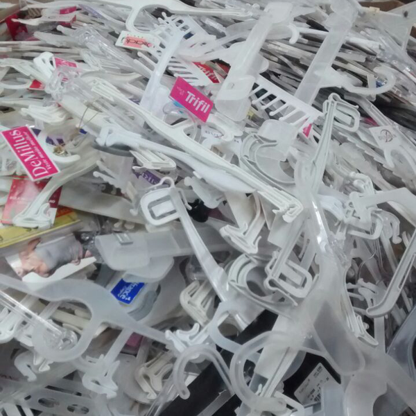 cabides de roupa - Plástico