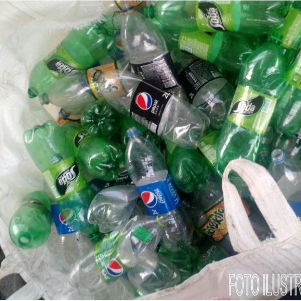 Resíduo: (plasticos)(pvc)(papelao)(todos materias reciclaveis) - B2Blue  - Compra e Venda de Resíduos