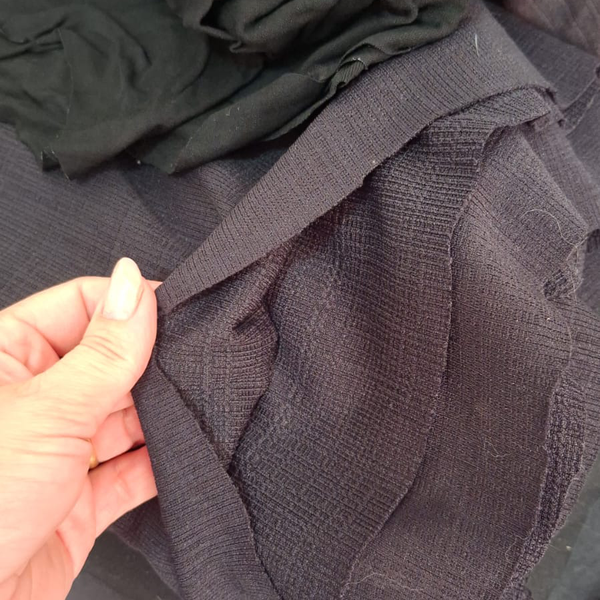 Resíduo: Saldo de diversos tecidos e cores - B2Blue  - Compra e Venda de Resíduos
