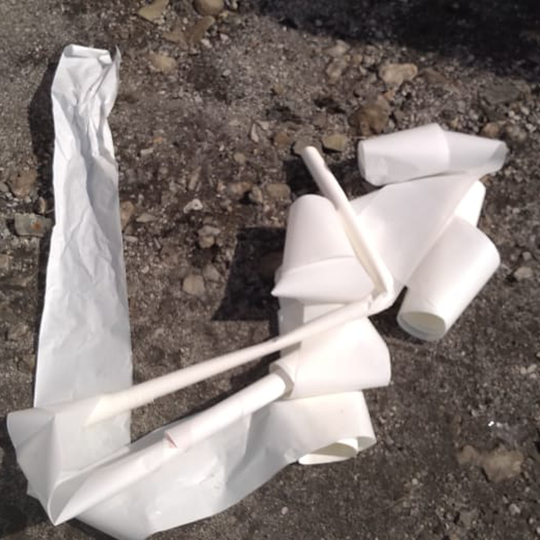 Papel liner com adesivo - papel/papelão - Araguari, MG - B2Blue - Compra e Venda de Resíduos