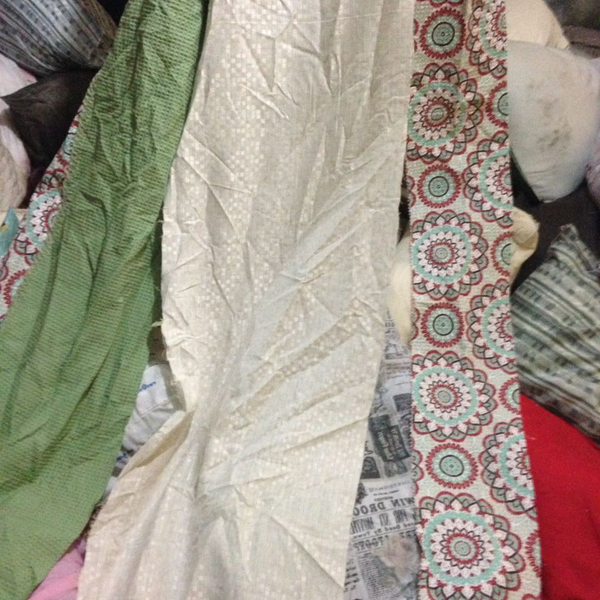 Enchimentos de almofadas etc... - tecido - Resende Costa, MG - B2Blue - Compra e Venda de Resíduos