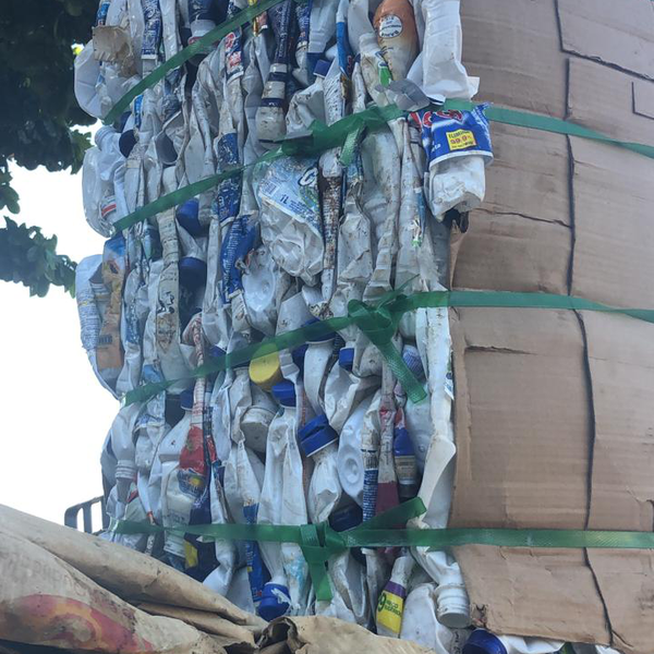 Fardo de pet leitoso - outros - BA, BA - B2Blue - Compra e Venda de Resíduos